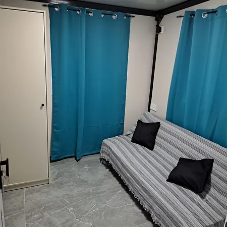 Tatil Evi Krisanto White